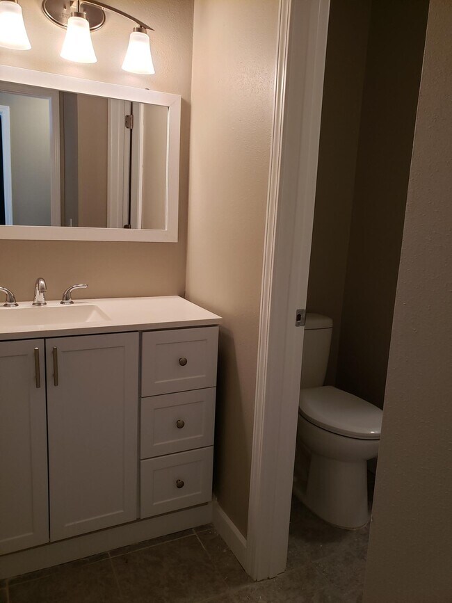 Building Photo - 62 4th Ave