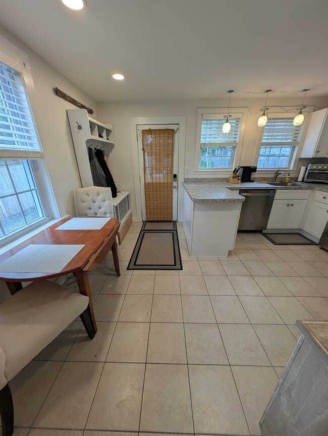 Building Photo - 67 Porpoise Way