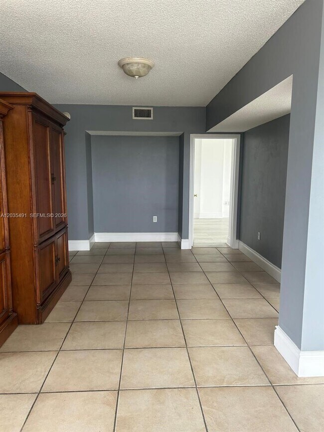 Building Photo - 11111 Biscayne Blvd