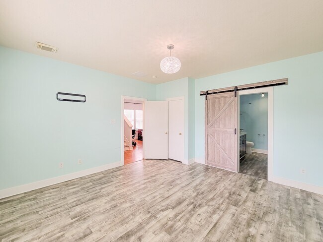 Building Photo - 714 Yawl Ct