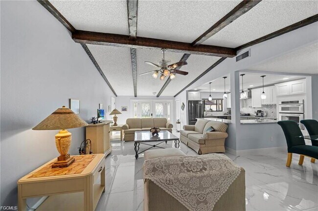 Building Photo - 11650 Pointe Cir