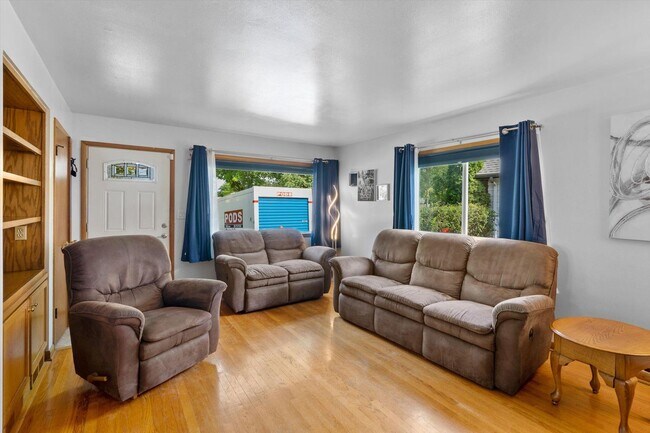 Building Photo - 3543 S 91st St