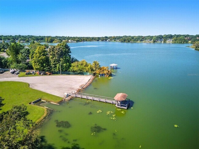 Building Photo - 525 Oak Haven Dr