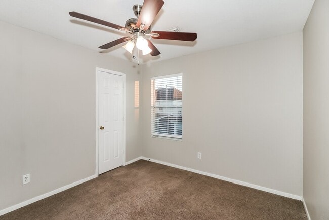 Building Photo - 12146 Landsdown Ridge Way