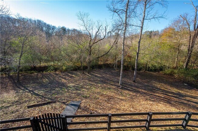 Building Photo - 5875 Chestnut Dr