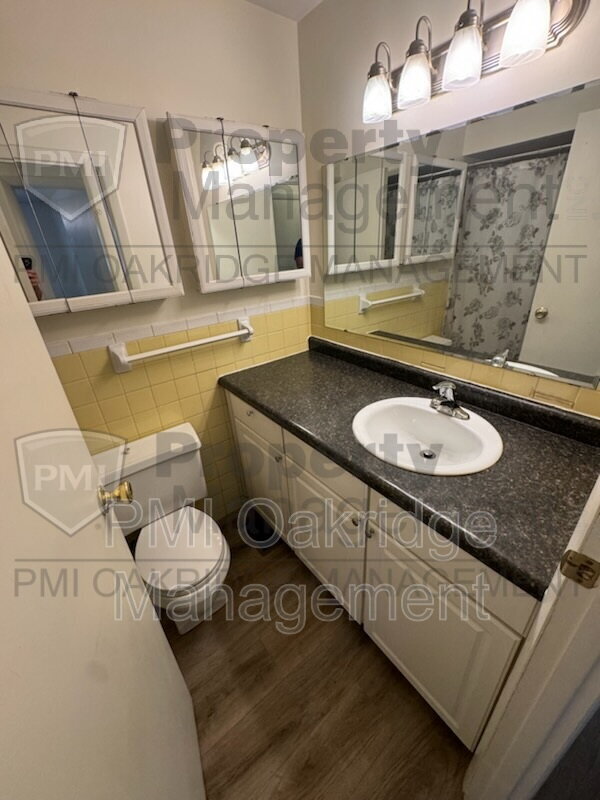 Building Photo - 591 Stonyridge Ave