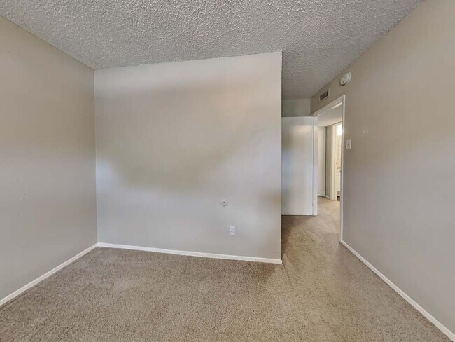 Building Photo - 3710 Midlothian Pl