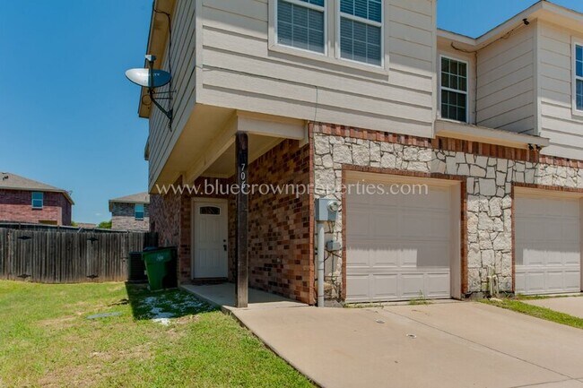 Building Photo - 706 Parkplace Ridge
