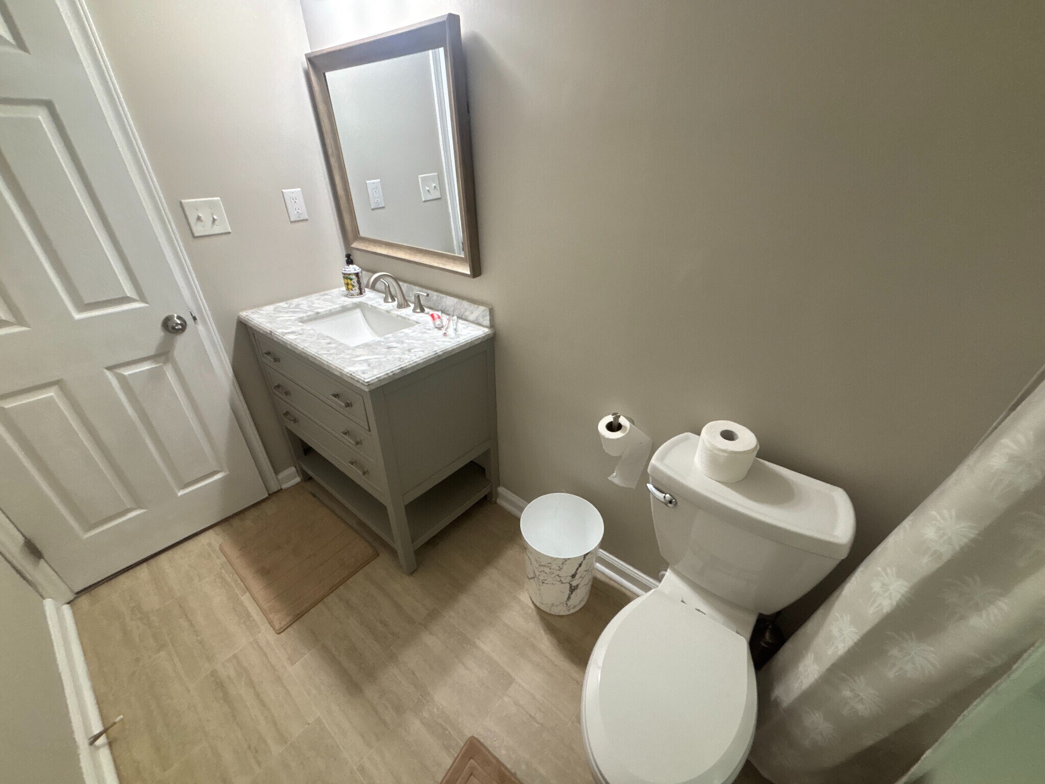 Building Photo - Room in Condo on Winterpointe Ln