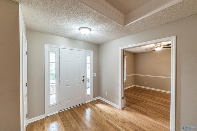 Building Photo - 139 Clubhouse Ln