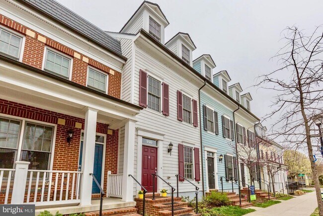 Building Photo - 930 N Columbus St