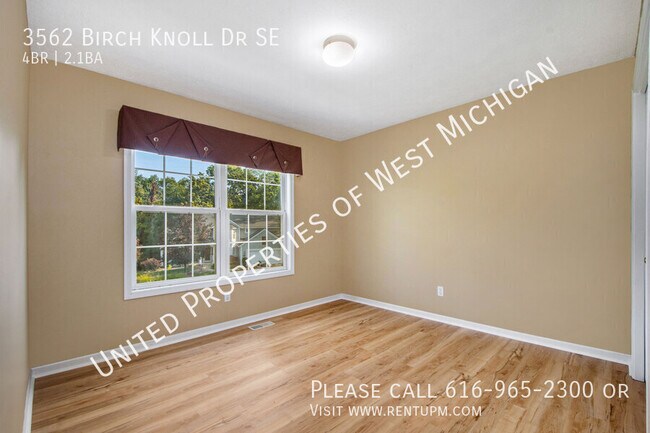 Building Photo - Available Now | 4 Bedroom 2.5 Bath Single ...