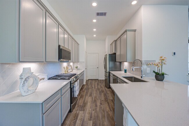Building Photo - 609 Royal Arch Dr