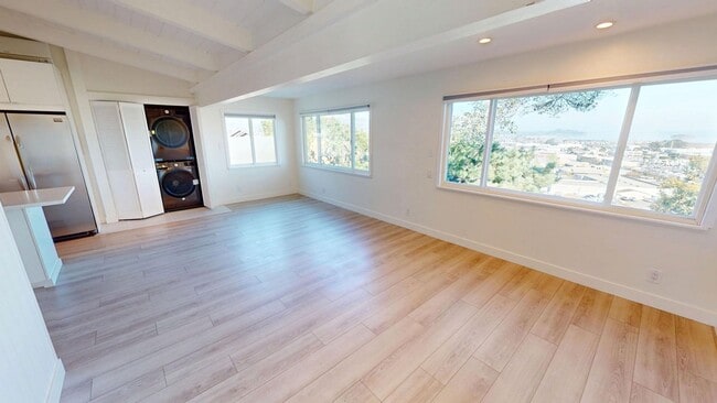 Building Photo - 117-119 Altena St