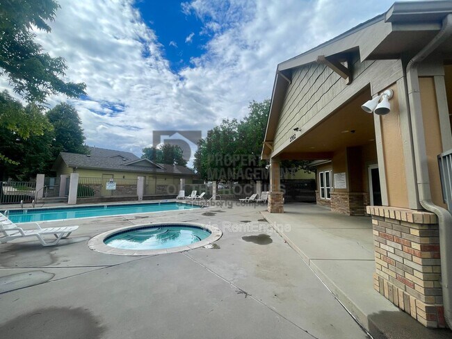 Building Photo - 2702 Rigden Pkwy