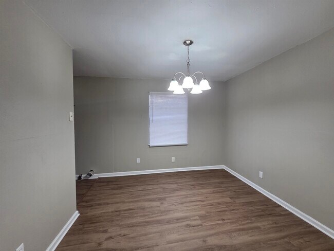 Building Photo - 4535 Beacon Hls Dr