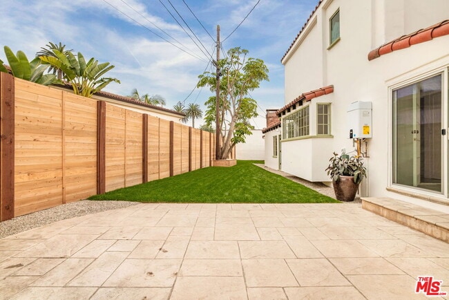 Building Photo - 2228 Prospect Ave