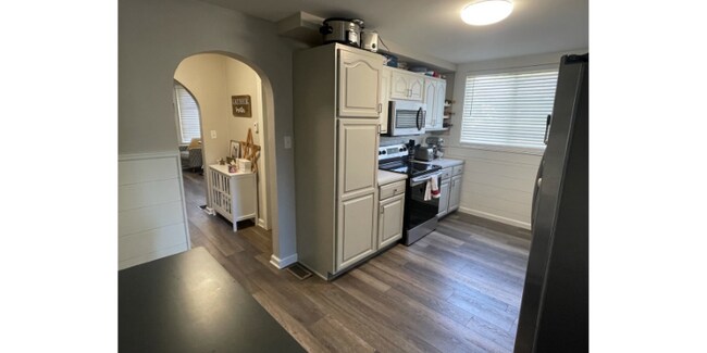 Building Photo - 1907