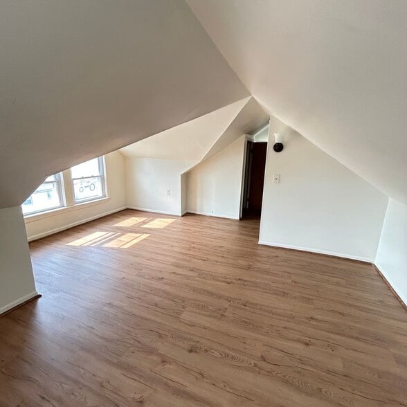 Building Photo - 54 Wolf Pl