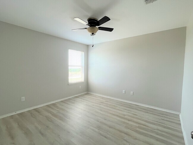 Building Photo - 2861 Houston Wood Dr