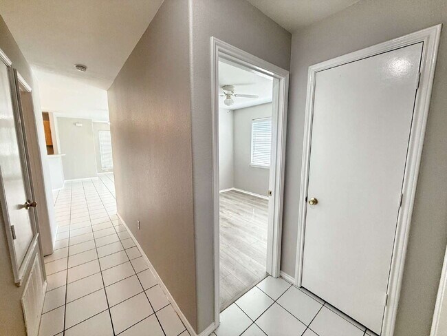 Building Photo - 3 Bedroom, 2 Bath Duplex with Yard Care Pr...