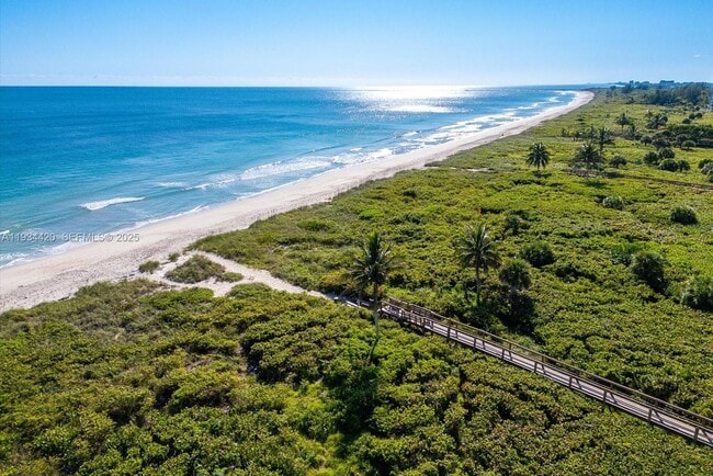 Building Photo - 3207 S Lakeview Cir