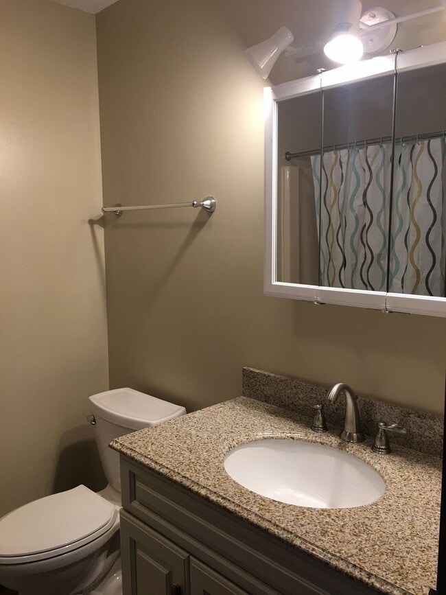 Building Photo - 92 Quarry Hl Rd