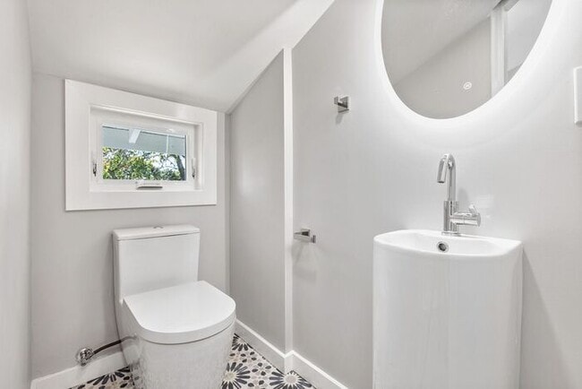 Building Photo - Stunningly Remodeled 1905 Beauty w/ AIR CO...