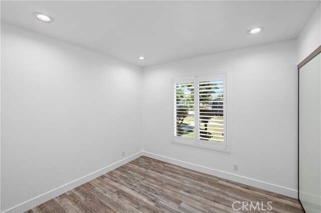 Building Photo - 822 E Borchard Ave