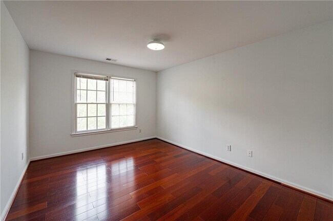 Building Photo - 2855 Olde Town Park Dr