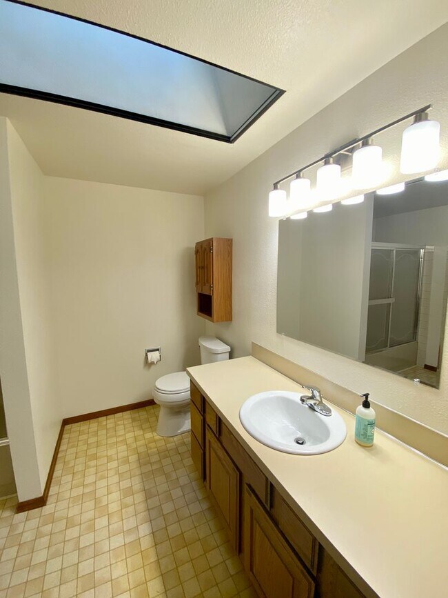 Building Photo - 1324 Boise St