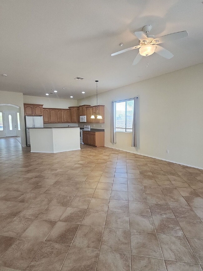 Building Photo - "Charming 3-Bed with 2 Full Baths and 2,162 Sq Ft of Comfort in Vistancia Village Peoria, AZ!"