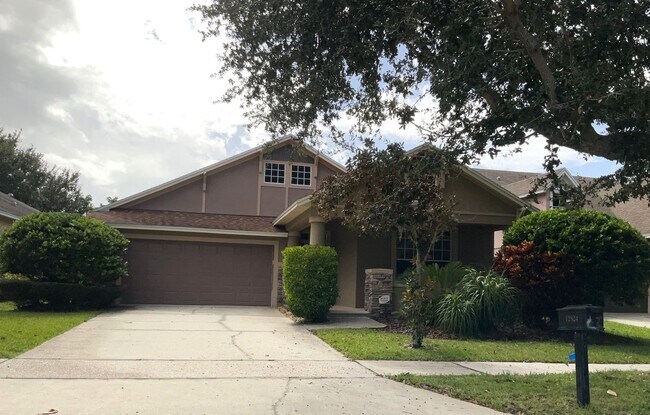 Building Photo - Single family home with 3 bedrooms, 2.5 ba...
