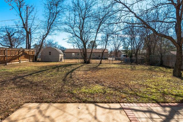 Building Photo - 611 Johns Dr