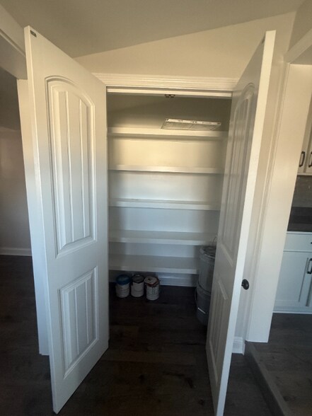 Building Photo - 1621 Thompson St