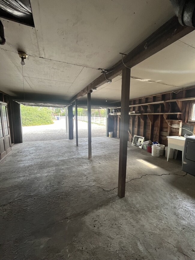 Building Photo - 1130 Windsor River Rd