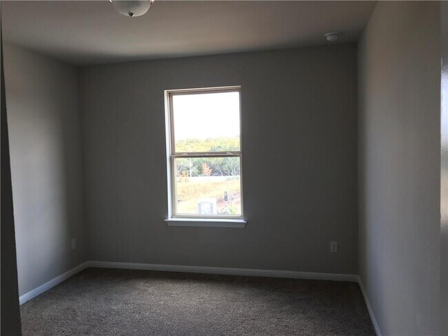 Building Photo - 801 Melda St