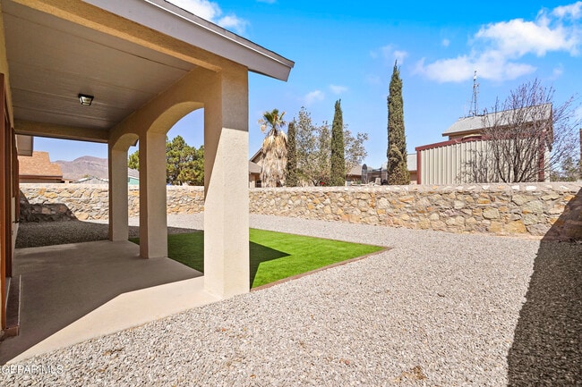 Building Photo - 5477 Francisco Roque Dr