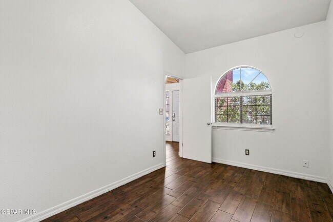 Building Photo - 3141 Fury Point Pl