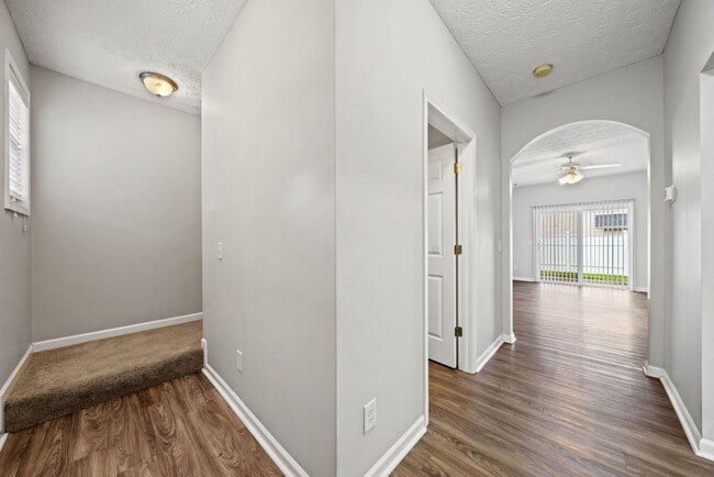 Building Photo - 3-bedroom, 2.5-bath end-unit townhome in the Garrison Square
