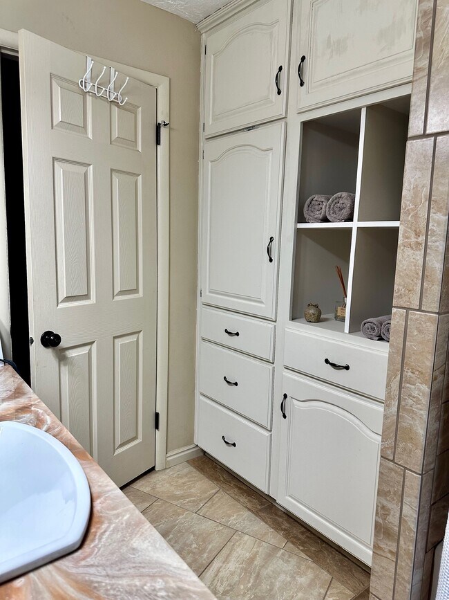 Bathroom - 4239 E 400 N