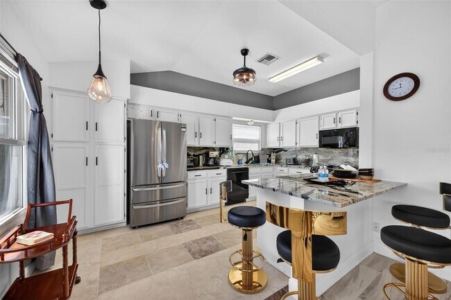 Building Photo - 411 Del Mar Dr