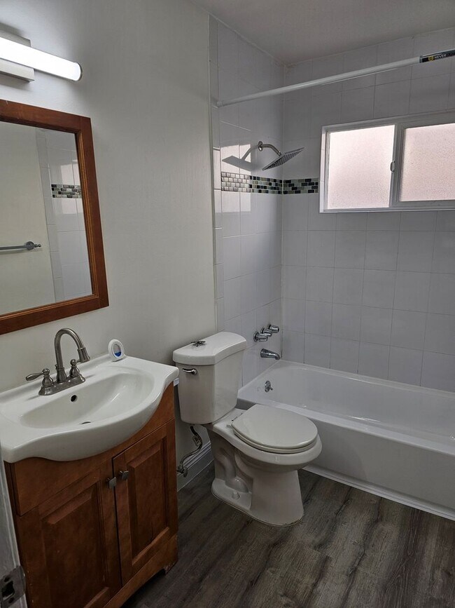 Interior Photo - 3216 W 99th St