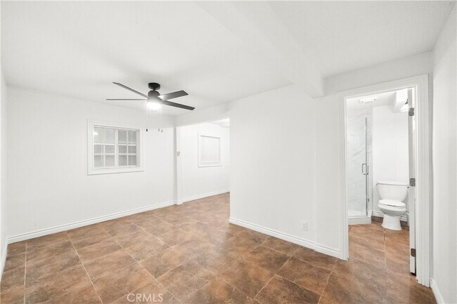 Building Photo - 274 Cliff Dr