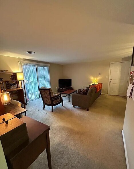 Building Photo - 1003 Nanroc Dr