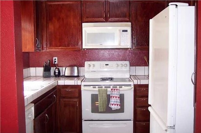 Building Photo - 3536 Ridgewood Way