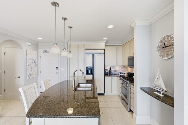 Building Photo - 9123 Strada Pl