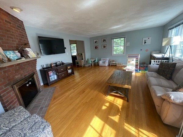 Primary Photo - 22 Lothrop St