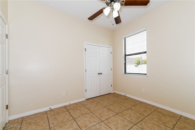 Building Photo - 502 SW 19th Ln