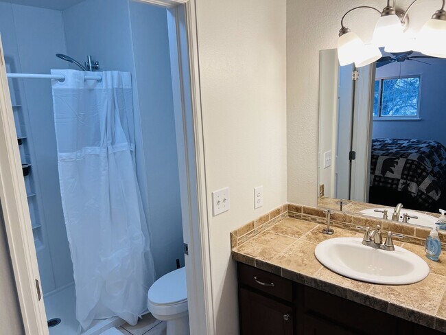 Building Photo - FULLY FURNISHED + ALL UTILITIES INCLUDED!